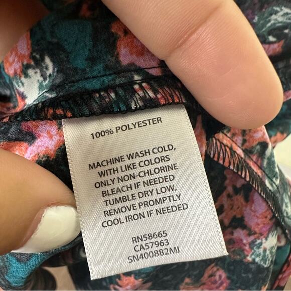 Something Navy Pink Rosebud Painterly Roses Top NWT Size XXL - Picture 8 of 9